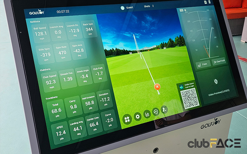 Virtual golf trainer that provides real time feedback